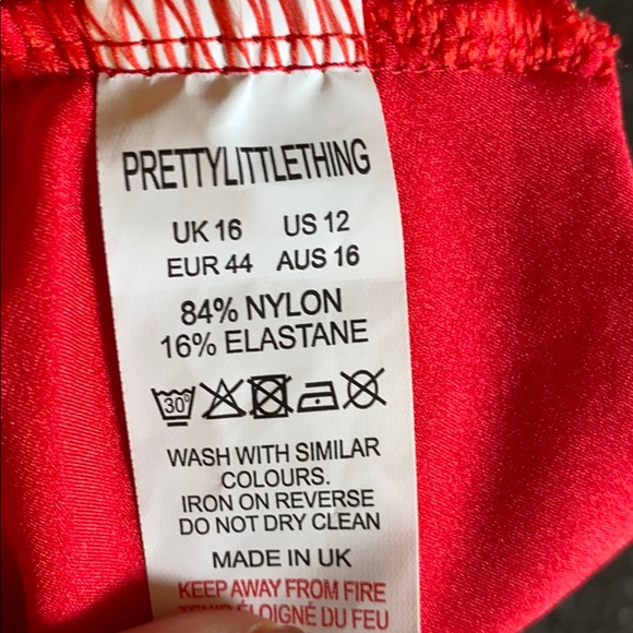 PrettyLittleThings- Red High Waisted / High Leg - Picture 5 of 5